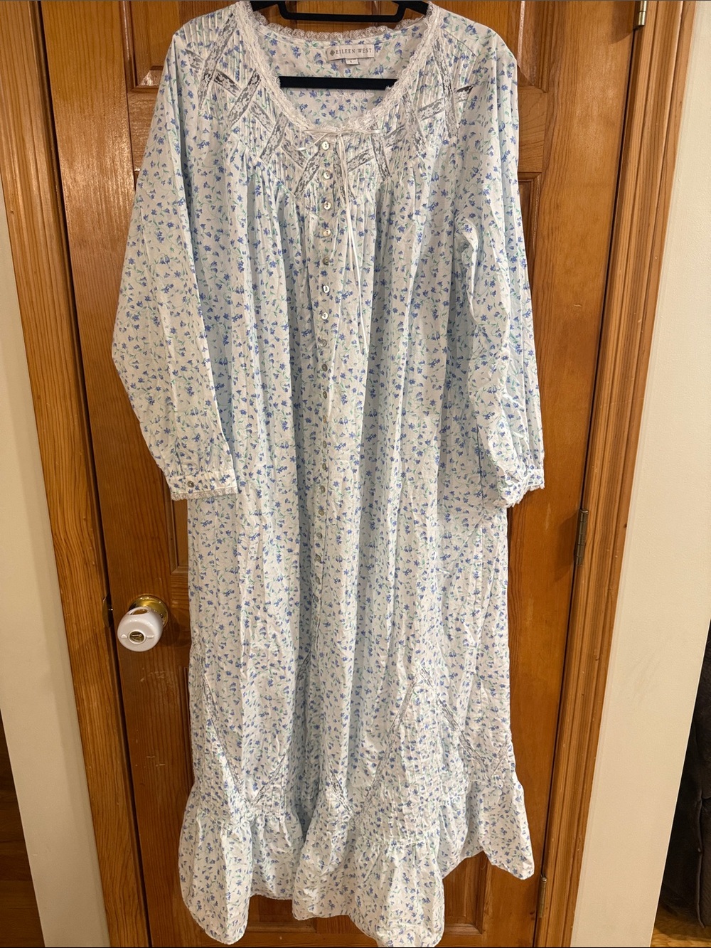 Eileen west Moonlight sonata long cotton button down robe size large .